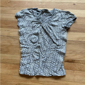 Old Navy Gray and White Top with Patterned Hearts